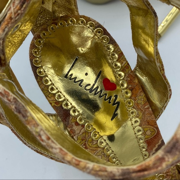 Luichiny || Paisley Fabric & Metallic Mirror Gold Heel with Ankle Strap; Size 9B - Picture 9 of 17